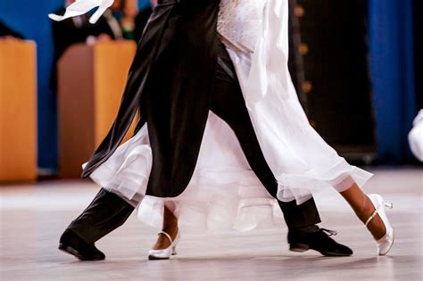 foxtrot dance origin: Delving into the Enigmatic Roots and Evolving Rhythms of a Timeless Dance